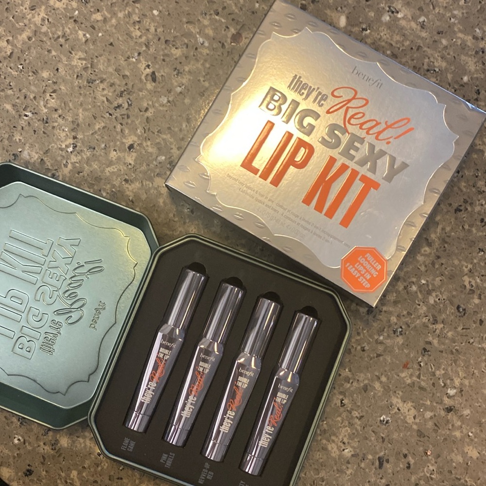 Benefit lip kit